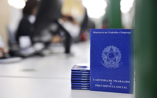 Reforma trabalhista deve ser aplicada de forma imediata a todos os contratos da CLT, diz parecer do MT
